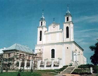 Kirche und das Kloster der Bernardiner errichtet (1600)